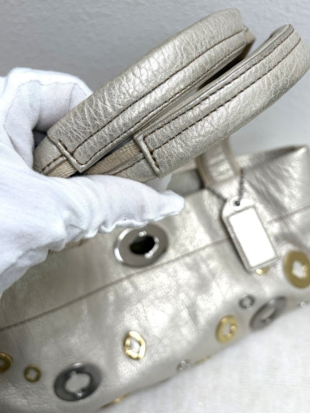 Rare Coach Resort Turnlock Tote style 11538 from 2007, metallic gold leather EUC - Picture 4 of 16